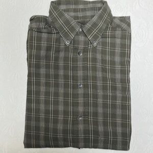 Roundtree and Yorke men’s shirt long sleeve (not flannel)